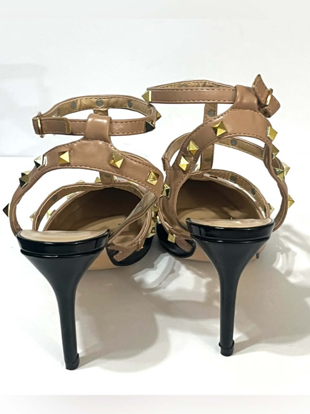 Nicole Miller Jazy Black Nude Patent Leather T-strap Heels Gold Studded 7.5 - Picture 5 of 6